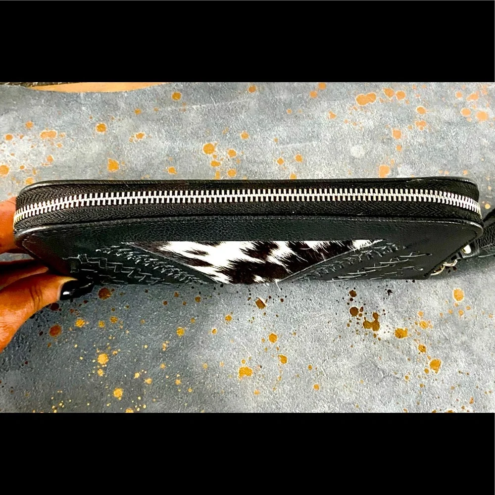 NWOT Genuine Cowhide Leather Black & White Zip Wallet/Wristlet - Picture 7 of 15